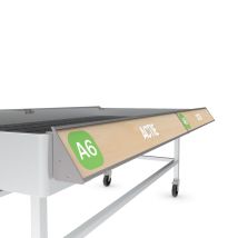 Card border for presentation table